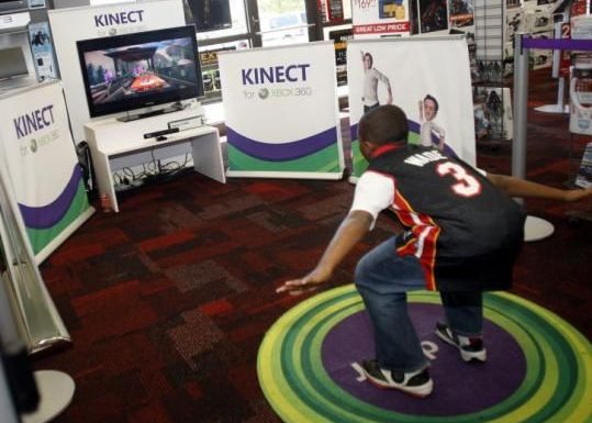 Acum poti sa controlezi consola Xbox exclusiv prin gesturi si voce! Video demo! Acum Poti Sa Controlezi Consola Xbox Exclusiv Prin Gesturi Si Voce Video Demo