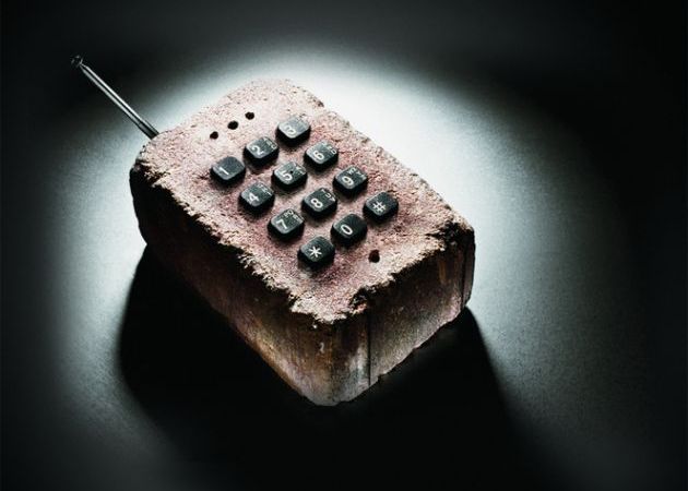 Telefonia mobila la inceputuri: 45 de centi minutul si facturi cat tot salariul Telefonia Mobila La Inceputuri 45 De Centi Minutul Si Facturi Cat Tot Salariul