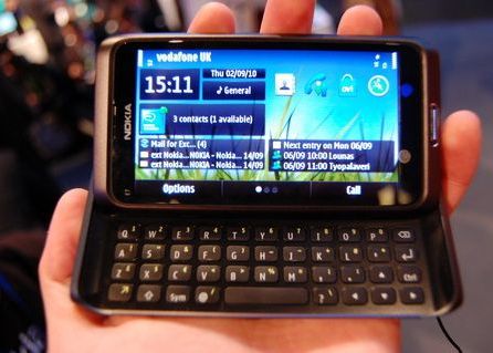 Nokia arunca in lupta (in sfarsit) E7 E7