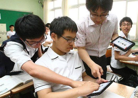 Manualele scolare vor fi inlocuite cu tablete in Coreea de Sud Manualele Scolare Vor Fi Inlocuite Cu Tablete In Coreea De Sud