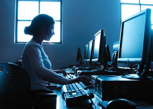 Stai pe Facebook? Teroristii fac recrutari prin retelele de socializare Stai Pe Facebook Teroristii Fac Recrutari Folosind Retelele De Socializare