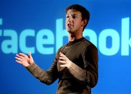 Mark Zuckerberg, cel mai prost imbracat barbat Mark Zuckerberg Cel Mai Prost Imbracat Barbat