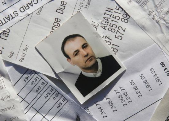 A furat 57.000 dolari cu ajutorul Facebook Un Barbat A Furat 57 000 Dolari Cu Ajutorul Facebook