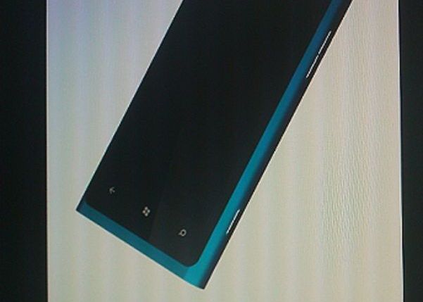 Nokia 703, primul terminal Nokia cu Windows Phone 7 Mango Nokia 703 Primul Terminal Nokia Cu Windows Phone 7 Mango 1