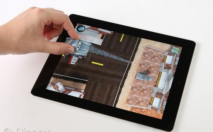 VIDEO Disney lanseaza primele jucarii pentru iPad. Vezi galeria foto Video Disney Lanseaza Primele Jucarii Pentru Ipad Vezi Galeria Foto