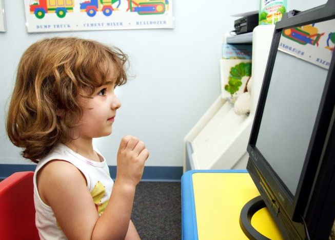 Copiii au ajuns tinta hackerilor care vor sa va fure bani din cont Copiii Nesupravegheati Tinta Atacurilor Informatice