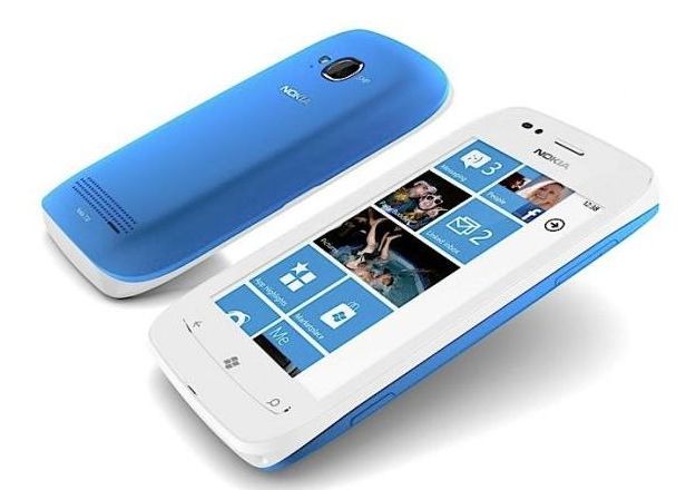 VIDEO Nokia Lumia 710, un smartphone care stie multe si costa putin. Vezi caracteristicile si pretul Video A Fost Lansat Nokia Lumia 710 Cu Windows Phone 7 5 Mango Vezi Caracteristicile Tehnice Complete