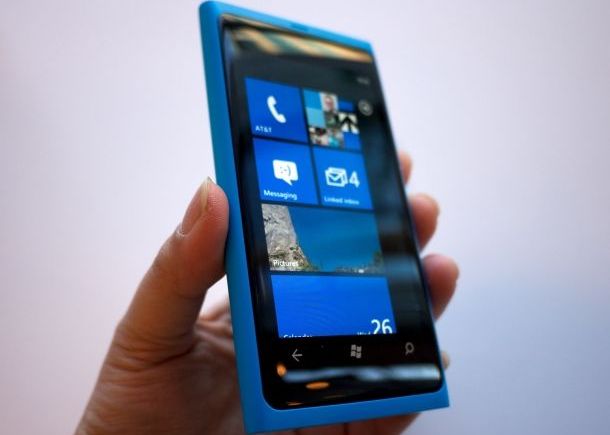 Review Nokia Lumia 800 Video Review Nokia Lumia 800 14