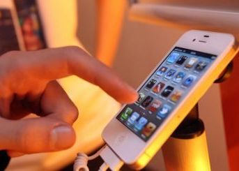 De astazi, operatorii de telefonie mobila vand iPhone 4S. Vezi preturile Lista De Preturi Si Abonamente Pentru Iphone 4s