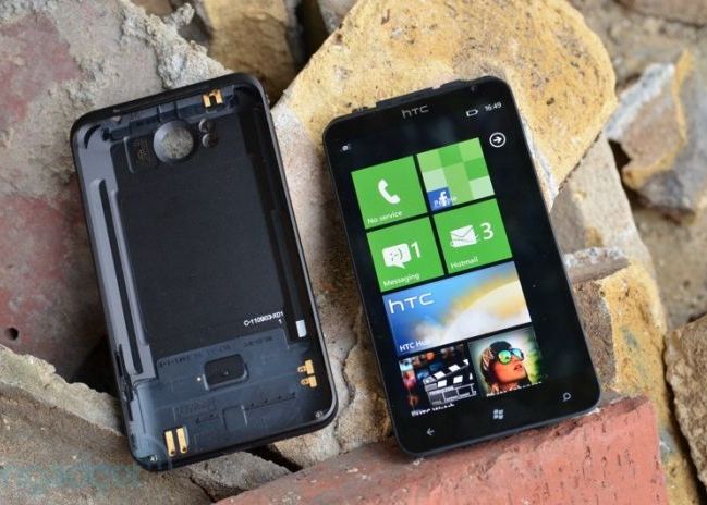 HTC Titan Video Review Htc Titan Telefonul Mango 7 5 Cu Cel Mai Mare Display 4 7 Inch 1