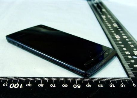 Fujitsu Arrows F-07D Foto Cel Mai Subtire Telefon Va Avea Mai Putin De 7 Mm