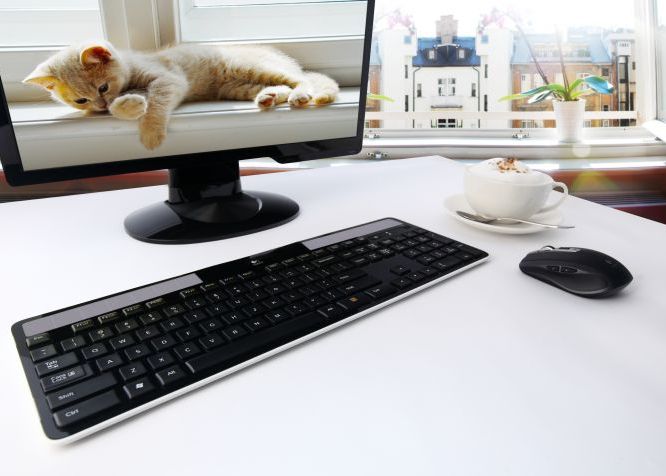 Tastatura solara de la Logitech e premiata Tastatura Solara De La Logitech E Premiata