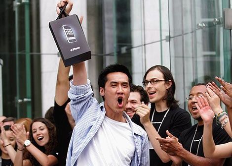 iPhone 4S, oferit gratis de un operator de telefonie mobila Iphone 4s Oferit Gratis De Un Operator De Telefonie Mobila
