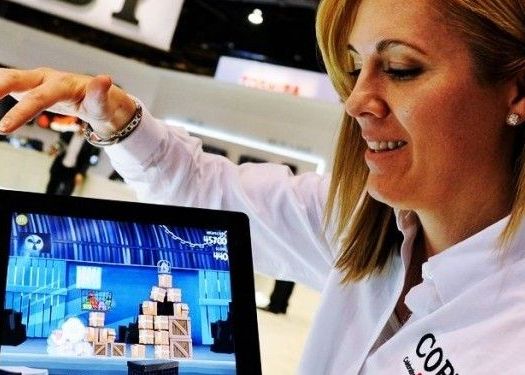 CES 2012: Prima tableta 3D fara ochelari din lume si folia minune care iti arata imagini tridimensionale Ces 2012 Prima Tableta 3d Fara Ochelari Din Lume Si Folia Minune Care Iti Arata Imagini Tridimensionale