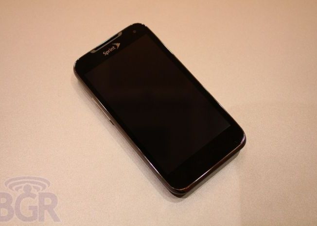 LG Viper 4G LTE Video Lg Viper 4g Lte Un Android Cu Display De 4 Inch Si Procesor Dual Core