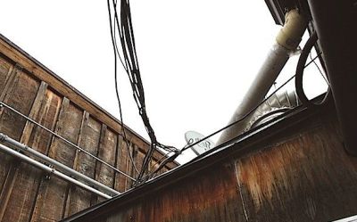 FOTO: Iti vine sa crezi? Tabletele si site-urile de miliarde de euro au fost inventate intr-o BODEGA! Asta e locul secret din Silicon Valley