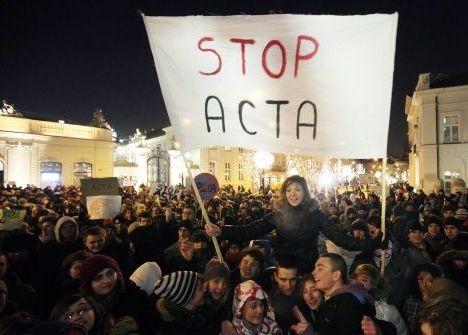 iLike IT: Romanii nu vor sa plateasca pentru a fi supravegheati. Tara noastra ar putea sa nu ratifice ACTA Ilike It Romanii Nu Vor Sa Plateasca Pentru A Fi Supravegheati Tara Noastra Ar Putea Sa Nu Ratifice Acta