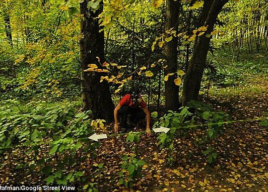 Imagini surprinse de Google Street view: incendii, accidente si femei in ipostaze ciudate! FOTO Imagini Surprinse De Google Street View Incendii Accidente Si Femei In Ipostaze Ciudate Foto