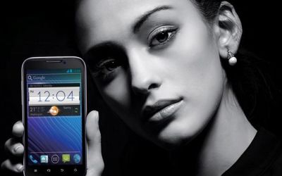 VIDEO ZTE lanseaza ZTE Era, un smartphone quad-core ultra-slim cu display mare si Android 4