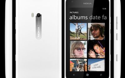 VIDEO Nokia Lumia 900 poate fi precomandat in Europa. Vezi pretul