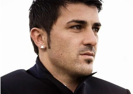 CONCURS yoda.ro si Gameloft! Intra si castiga un tricou cu autograful lui David Villa! David Villa Innebunit Dupa Un Joc Gratuit Pe Telefon Nu Se Mai Dezlipeste De El