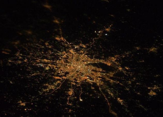 Imagini ametitoare din spatiu: astea sunt locurile de pe pamant unde nu e niciodata noapte! Imagini Ametitoare Din Spatiu Astea Sunt Locurile De Pe Pamant Unde Nu E Niciodata Noapte