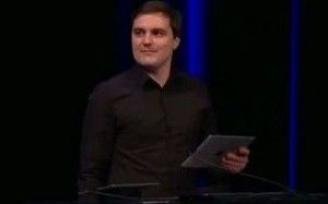 VIDEO: IT-ul romanesc a ajuns pe scena alaturi de Apple. Romanul care a conceput un joc pentru noul iPad