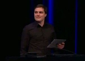 VIDEO: IT-ul romanesc a ajuns pe scena alaturi de Apple. Romanul care a conceput un joc pentru noul iPad Video It Ul Romanesc A Ajuns Pe Scena Alaturi De Apple Romanul Care A Conceput Un Joc Pentru Noul Ipad