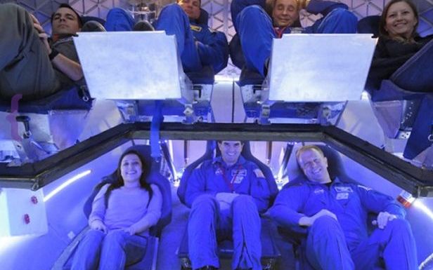 GALERIE FOTO Imagini SF din interiorul primei nave spatiale private Galerie Foto Imagini In Priemiera Din Interiorul Primei Nave Spatiale Private 1