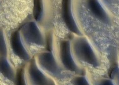 Zona acoperita cu sticla, gasita intr-o regiune intunecata de pe Marte Descoperire Fantastica Un Material Facut De Om Gasit Pe Marte