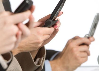 Esti dependent de smartphone? Afla aici! Esti Dependent De Smartphone Afla Aici