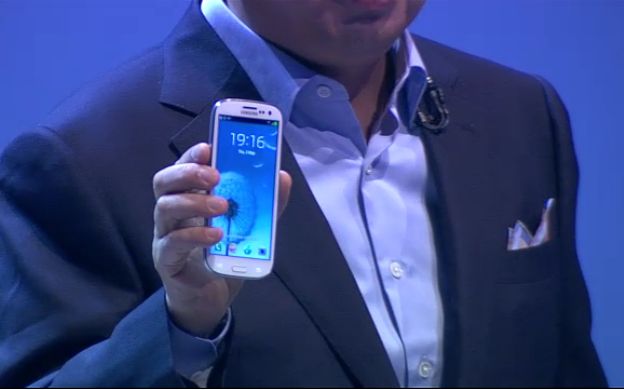 Samsung GALAXY S III s-a lansat la Londra. Lista COMPLETA a specificatiilor. Zvonurile s-au adeverit Sansung Galaxy S Iii Se Lanseaza