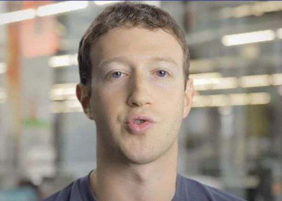 Fondatorul Facebook, surprins cu machiaj la ochi Fondatorul Facebook Surprins Cu Machiaj La Ochi