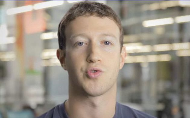 Fondatorul Facebook, surprins cu machiaj la ochi Fondatorul Facebook Surprins Cu Machiaj La Ochi