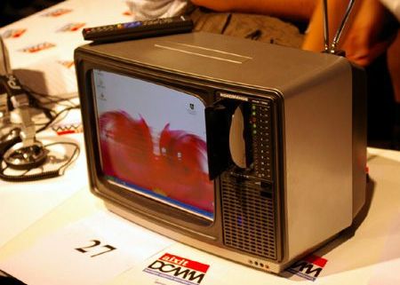 PC modding sau modificare extrema a calculatoarelor. Cum sa-ti transformi PC-ul in WC Pc Modding Sau Modificare Extrema A Calculatoarelor Cum Sa Ti Transformi Pc Ul In Wc