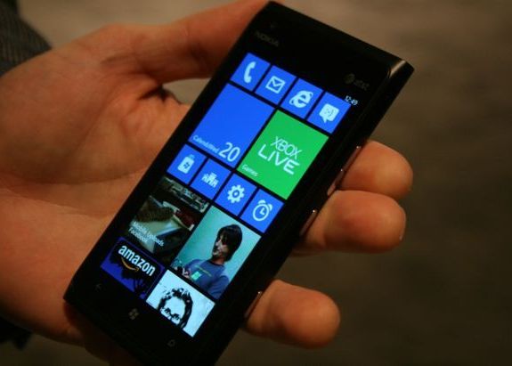 Microsoft Windows Phone 7.8 - Nokia Lumia 900 Video Cum Arata Noua Versiune Windows Phone 7 8