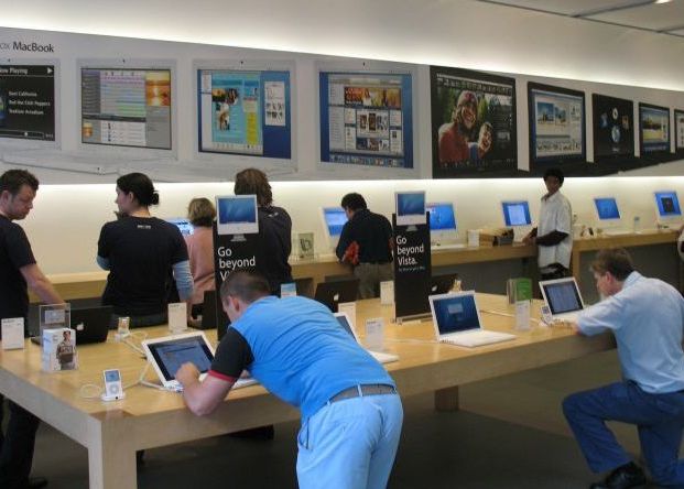Steve Jobs n-ar fi permis niciodata asta: Apple lanseaza un gadget controversat Steve Jobs N Ar Fi Permis Niciodata Asta Apple Lanseaza Un Gadget Controversat 1
