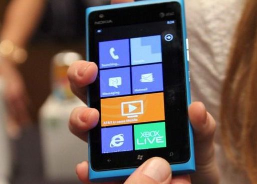 Nokia Lumia 900 Esec De Proportii Pentru Nokia Smartphone Ul Lumia 900 A Ajuns La Jumatate De Pret