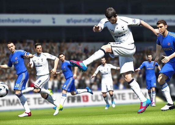 Chiar ca e ca pe stadion! Ce le poti face arbitrilor in noul FIFA 13 Chiar Ca E Ca Pe Stadion Schimbarea La Fifa 13 Care Arunca In Aer Suporterii Ce Poti Sa Le Faci Arbitrilor