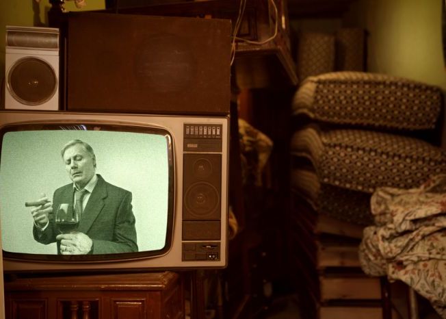 Cand a aparut si cat a costat primul televizor din lume Istoria Televizoarelor Cum Am Ajuns Sa Fim Dependenti De Micul Ecran