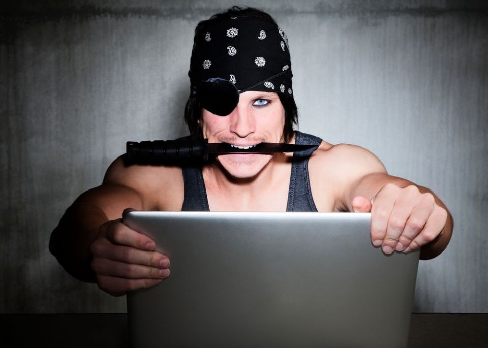 Google sanctioneaza site-urile care incurajeaza pirateria online Google Sanctioneaza Site Urile Care Incurajeaza Pirateria Online