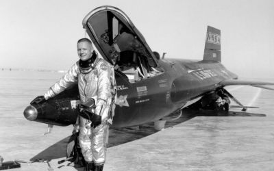 Neil Armstrong – omul genial care a refuzat statutul de vedeta