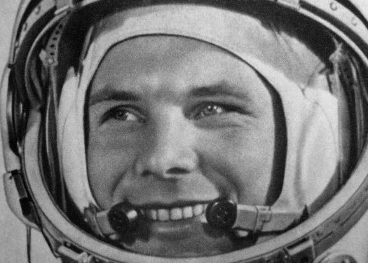 Yuri Gagarin, primul om care s-a aventurat dincolo de ultima frontiera , in spatiul cosmic Yuri Gagarin Primul Om Care S A Aventurat Dincolo De Ultima Frontiera In Spatiul Cosmic