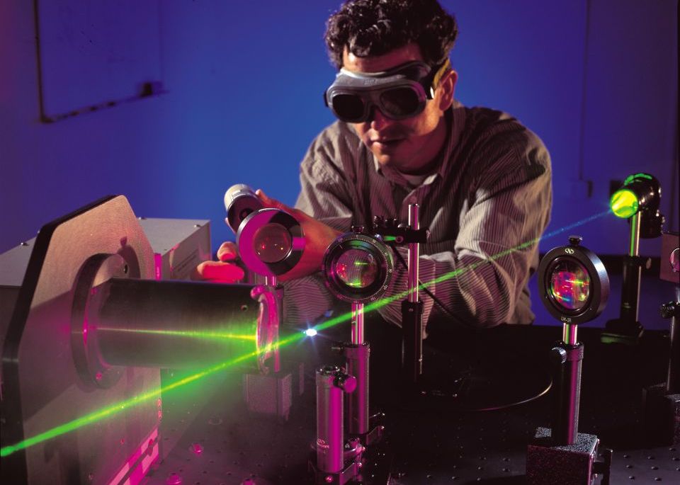Proiectul SF care ia nastere in Romania. Cel mai mare laser din lume se construieste langa Bucuresti. Ce va face Proiectul Sf Care Ia Nastere In Romania Cel Mai Mare Laser Din Lume Se Construieste Langa Bucuresti