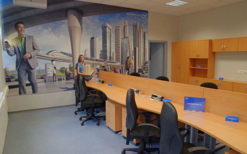 Laborator de cercetare Open Source, creat in Politehnica de Intel Laborator De Cercetare Open Source Creat In Politehnica De Intel