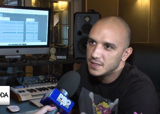 VIDEO Interviu cu Guess Who. Cum a imbinat muzica sa cu ideile pustilor ce viseaza sa ajunga la NASA Video Interviu Cu Guess Who Cum A Imbinat Muzica Sa Cu Ideile Pustilor Ce Viseaza Sa Ajunga La Nasa