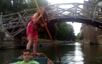 Silvia Nagy - romanca pasionata de sporturi extreme, care isi face doctoratul in cea mai ciudata teorie din fizica