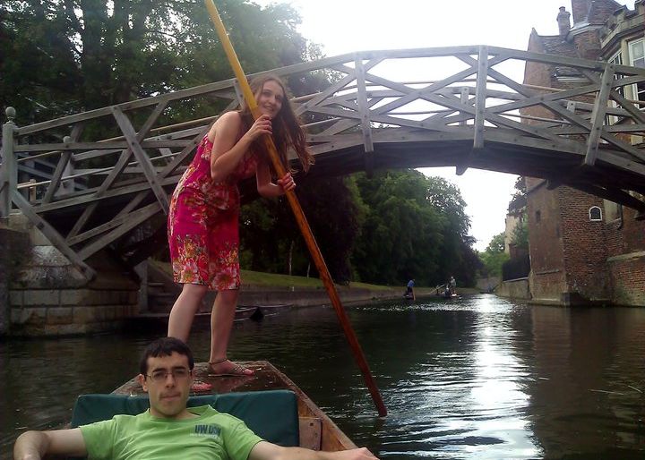 Silvia Nagy - romanca pasionata de sporturi extreme, care isi face doctoratul in cea mai ciudata teorie din fizica Silvia Nagy