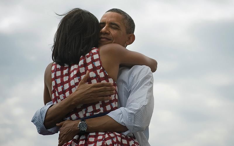 Obama Facebook A Strans Aproape 4 Milioane De Like Uri Pe Facebook In Doar 10 Ore Cum Arata Fotografia Care Face Senzatie