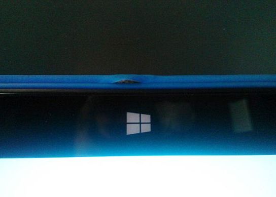 Cu ce defecte a fost vandut pe piata Microsoft Surface. Clientii fac scandal si posteaza imagini incredibile pe Internet Cu Ce Defecte A Fost Vandut Pe Piata Microsoft Surface Clientii Fac Scandal Si Posteaza Imagini Incredibile